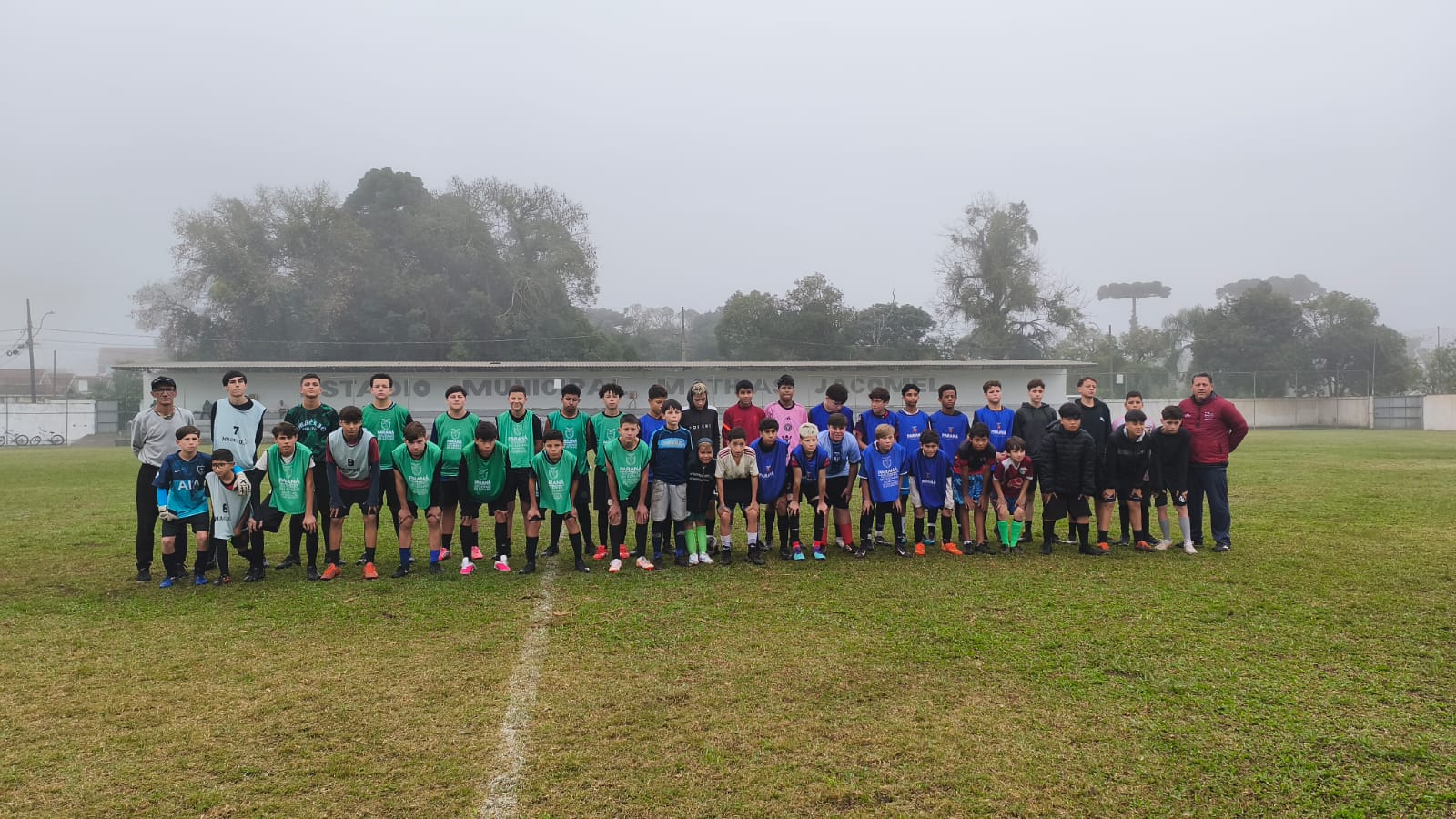 M10 faz jogo treino